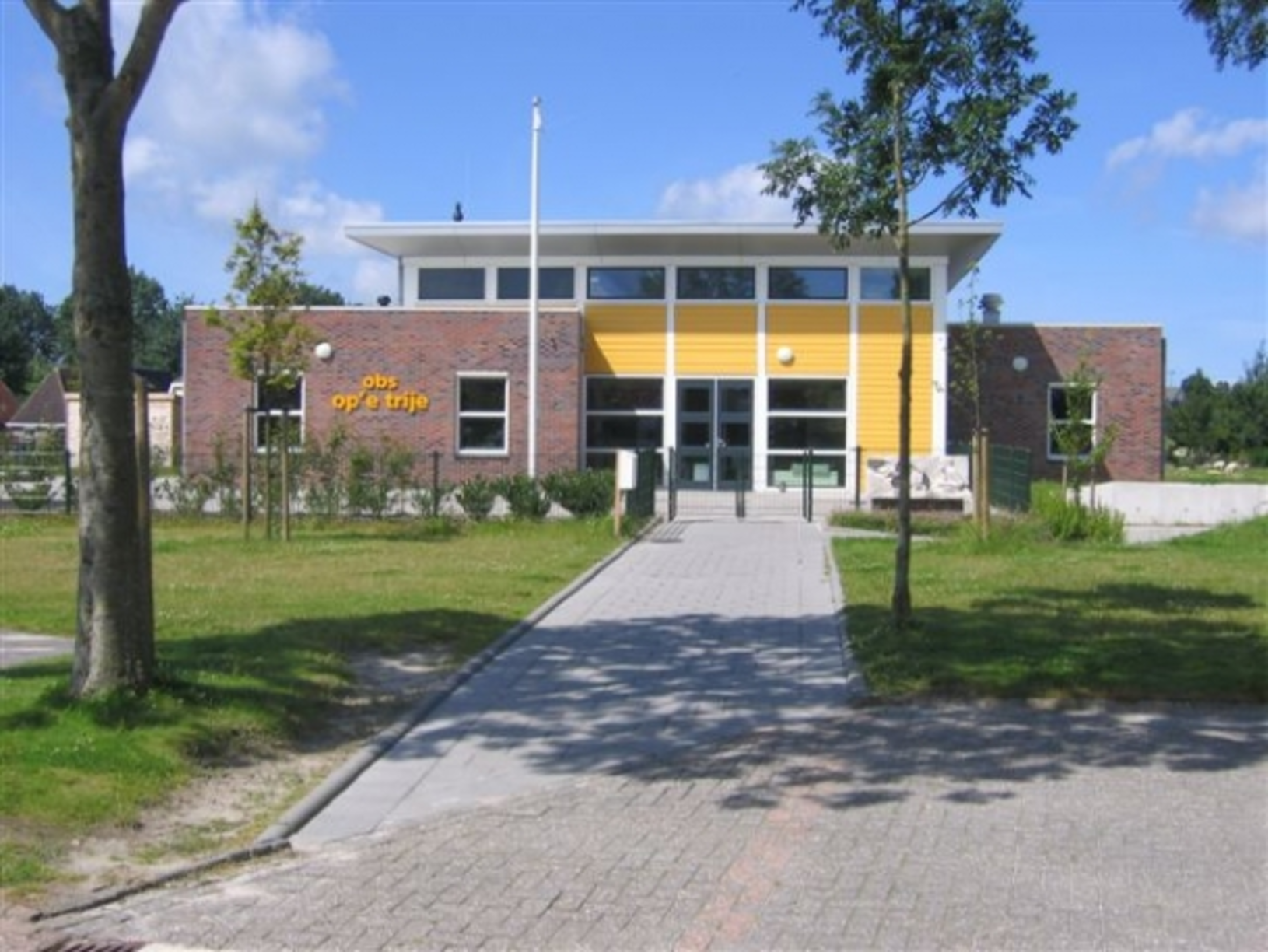 Op 'e Trije